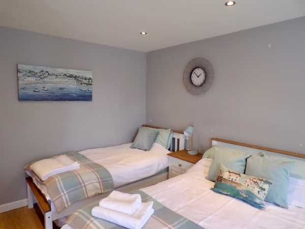 Brownsea Room - Twin Beds Setup